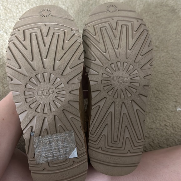 Ugg Neumel Boot - Picture 2 of 6